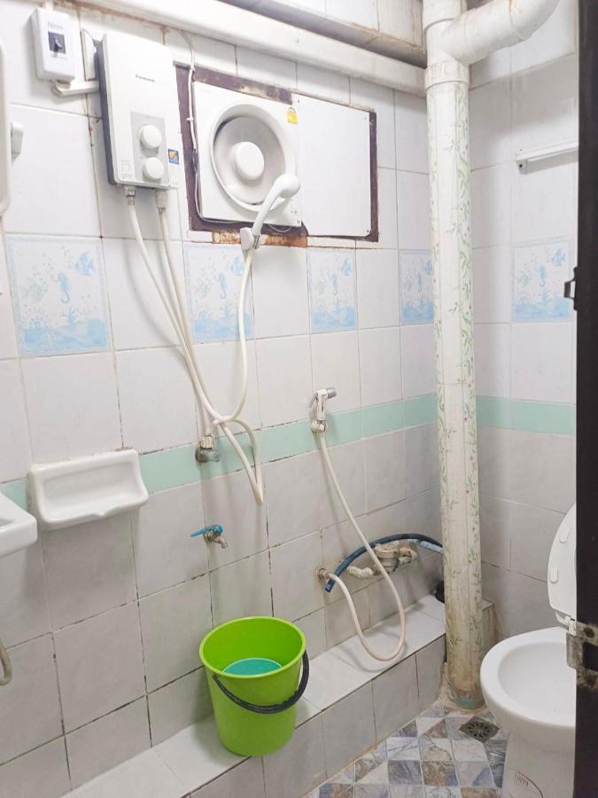 ห้องพักสุขสบายวังหลัง Банкок Екстериор снимка